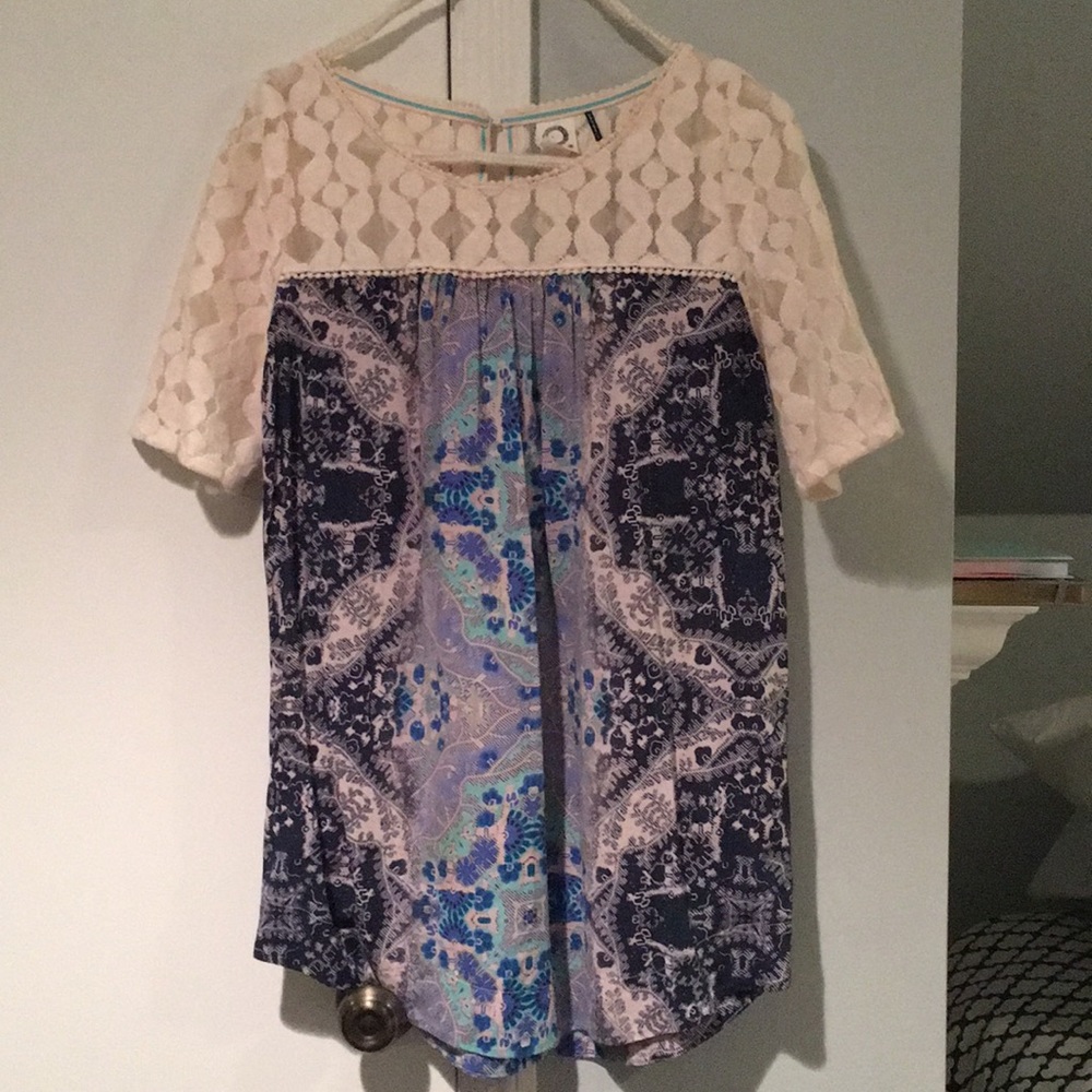 Anthropologie Shirt - size small